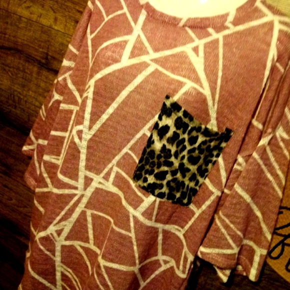 Lovely Day Top Size M Geometric Leopard Combo - Picture 5 of 10